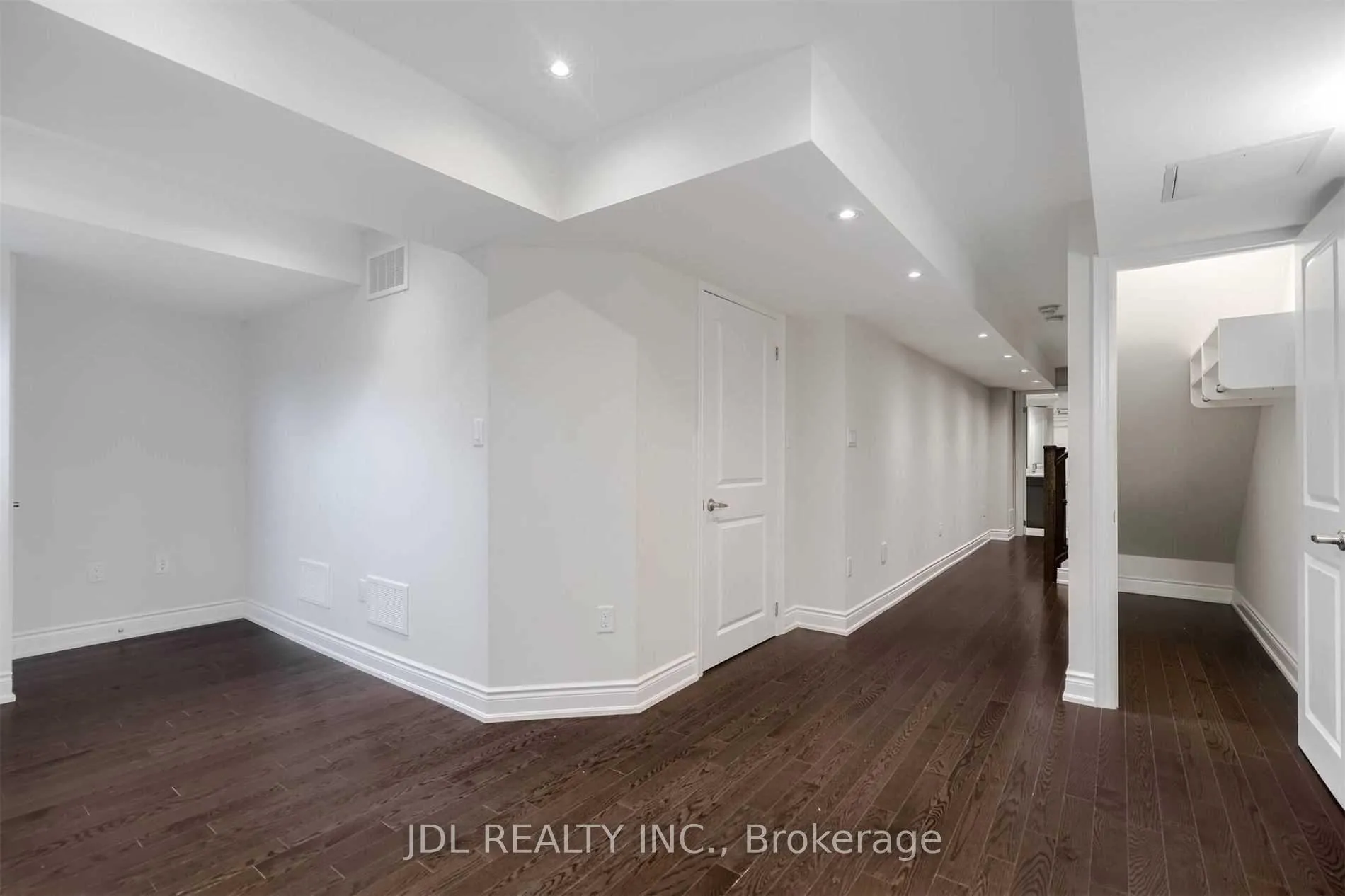 Photo 38 of 44 Pony Farm Drive, Etobicoke, Willowridge-Martingrove-Richview — HOMEH