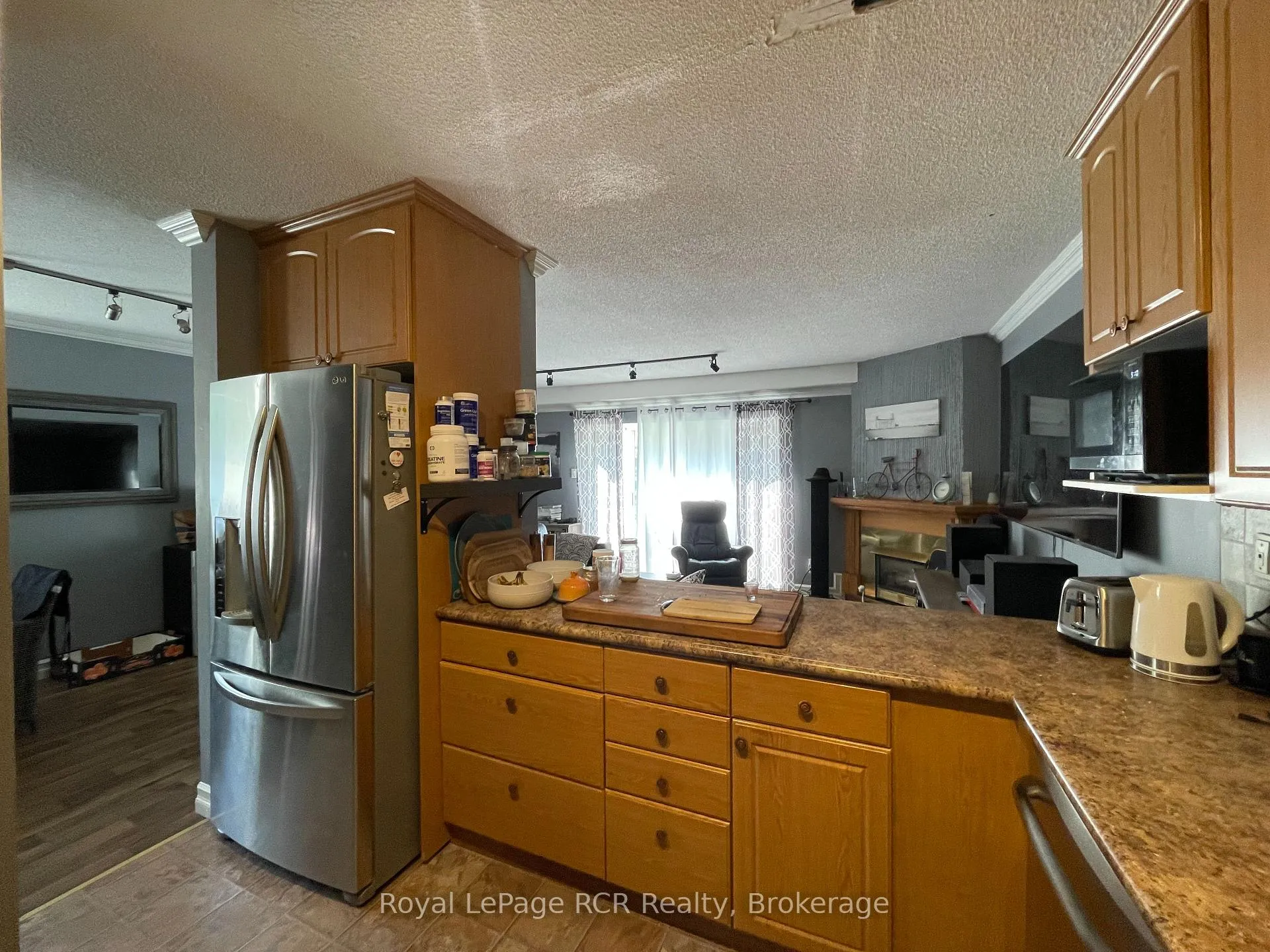 Photo 10 of 409 Thomas Street, Clearview, Stayner — HOMEH