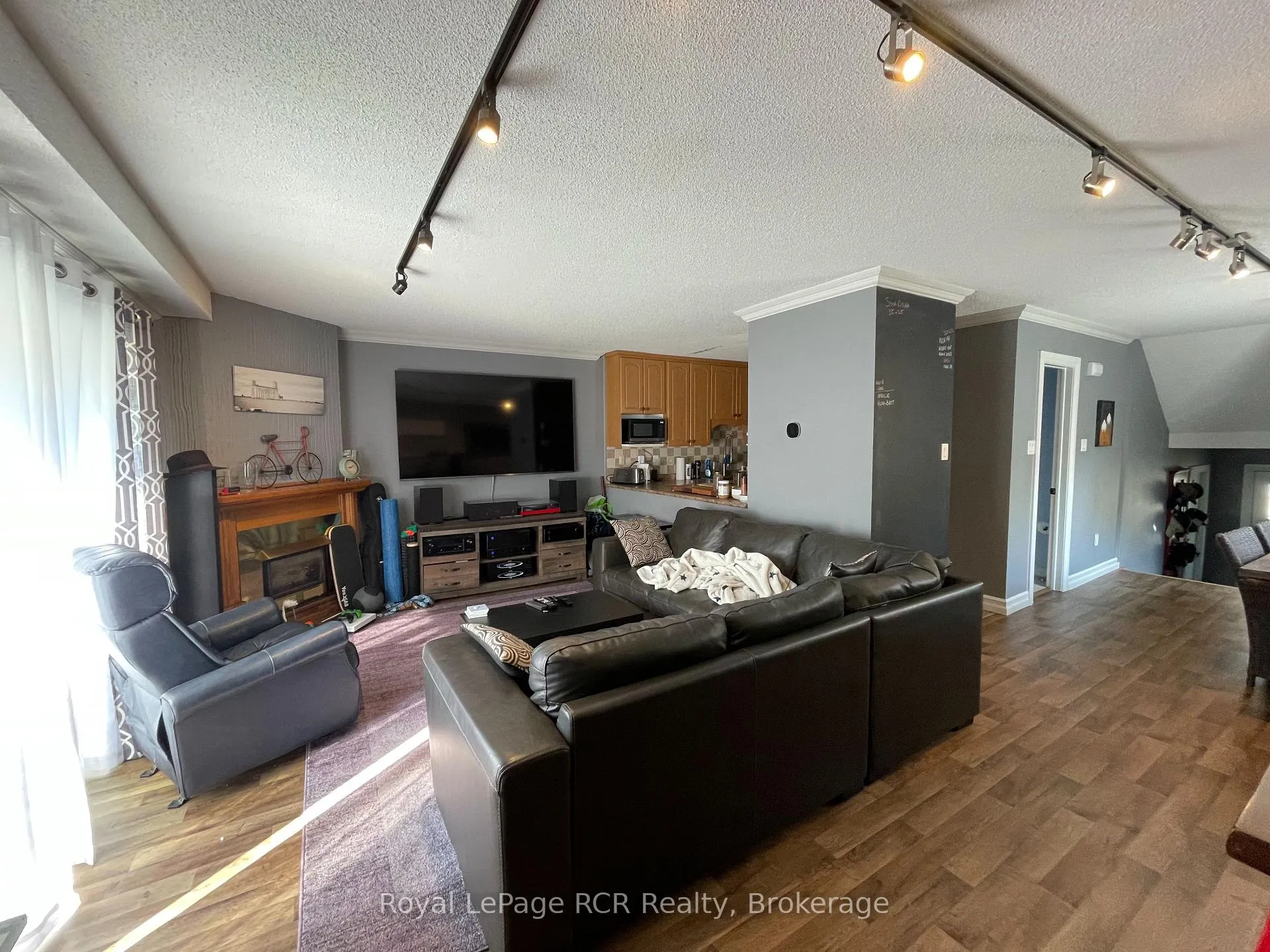 Photo 13 of 409 Thomas Street, Clearview, Stayner — HOMEH