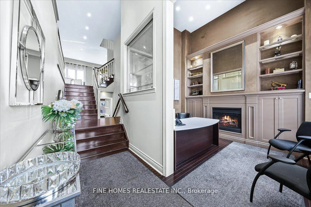 Photo 3 of 26 Gesher Crescent, Vaughan, Patterson — HOMEH