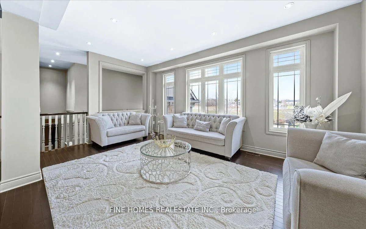 Photo 6 of 26 Gesher Crescent, Vaughan, Patterson — HOMEH