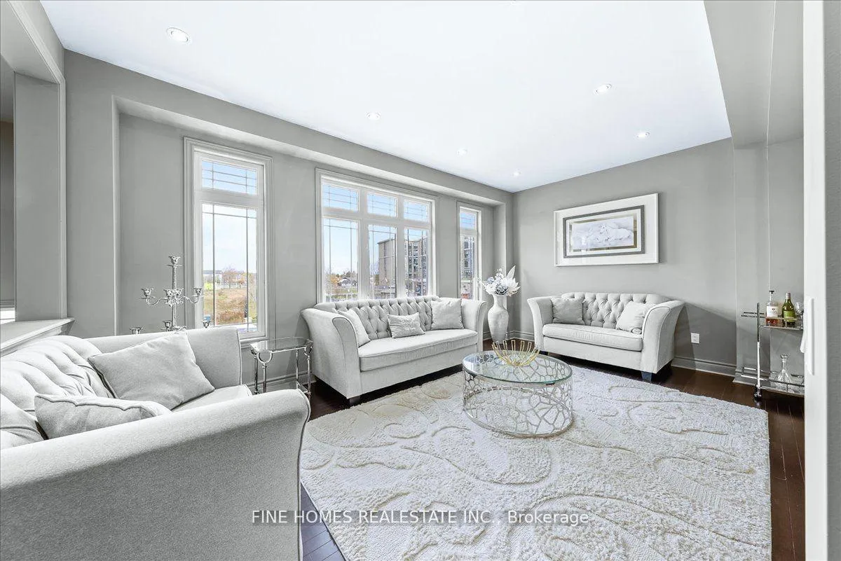 Photo 8 of 26 Gesher Crescent, Vaughan, Patterson — HOMEH