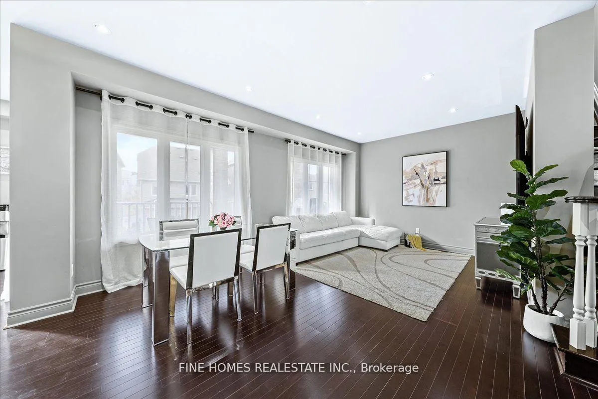 Photo 9 of 26 Gesher Crescent, Vaughan, Patterson — HOMEH