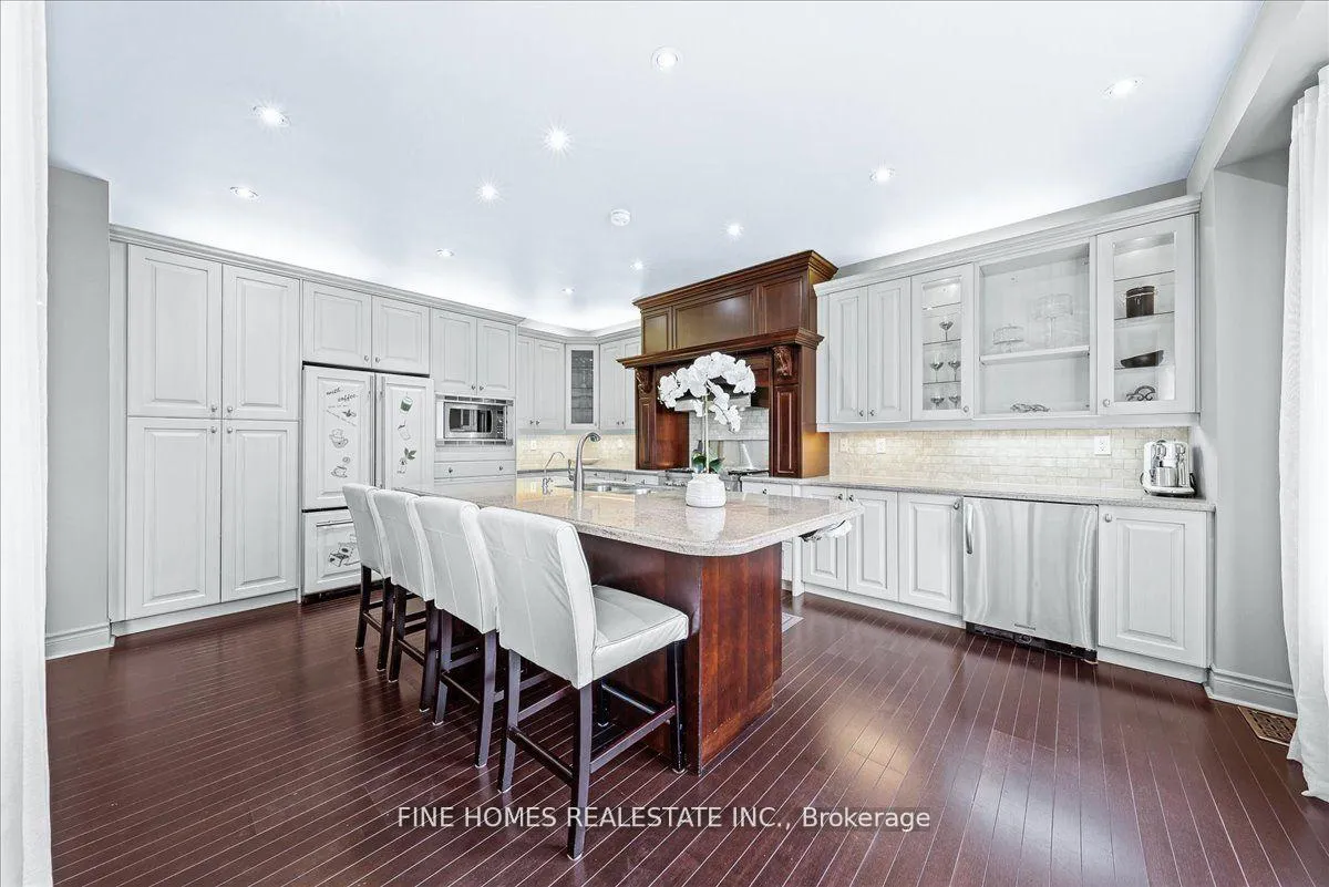 Photo 12 of 26 Gesher Crescent, Vaughan, Patterson — HOMEH