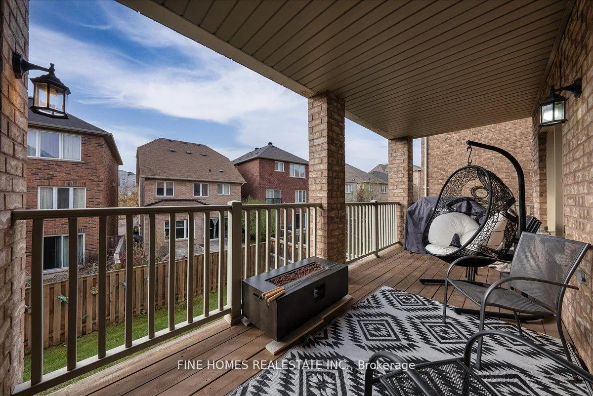 Photo 14 of 26 Gesher Crescent, Vaughan, Patterson — HOMEH