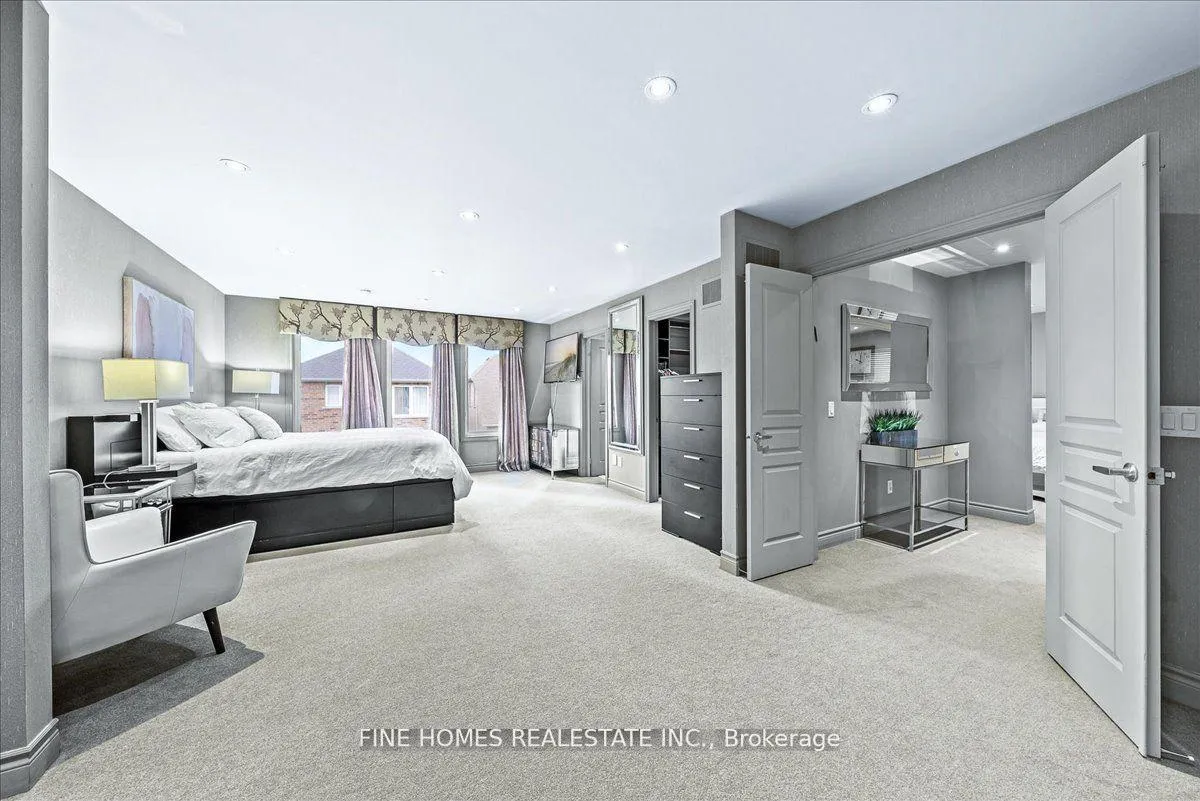 Photo 15 of 26 Gesher Crescent, Vaughan, Patterson — HOMEH