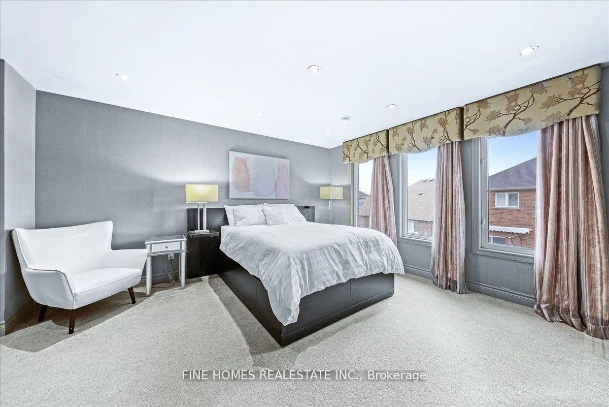 Photo 18 of 26 Gesher Crescent, Vaughan, Patterson — HOMEH