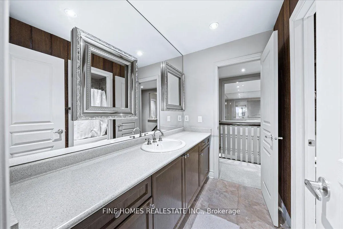 Photo 24 of 26 Gesher Crescent, Vaughan, Patterson — HOMEH