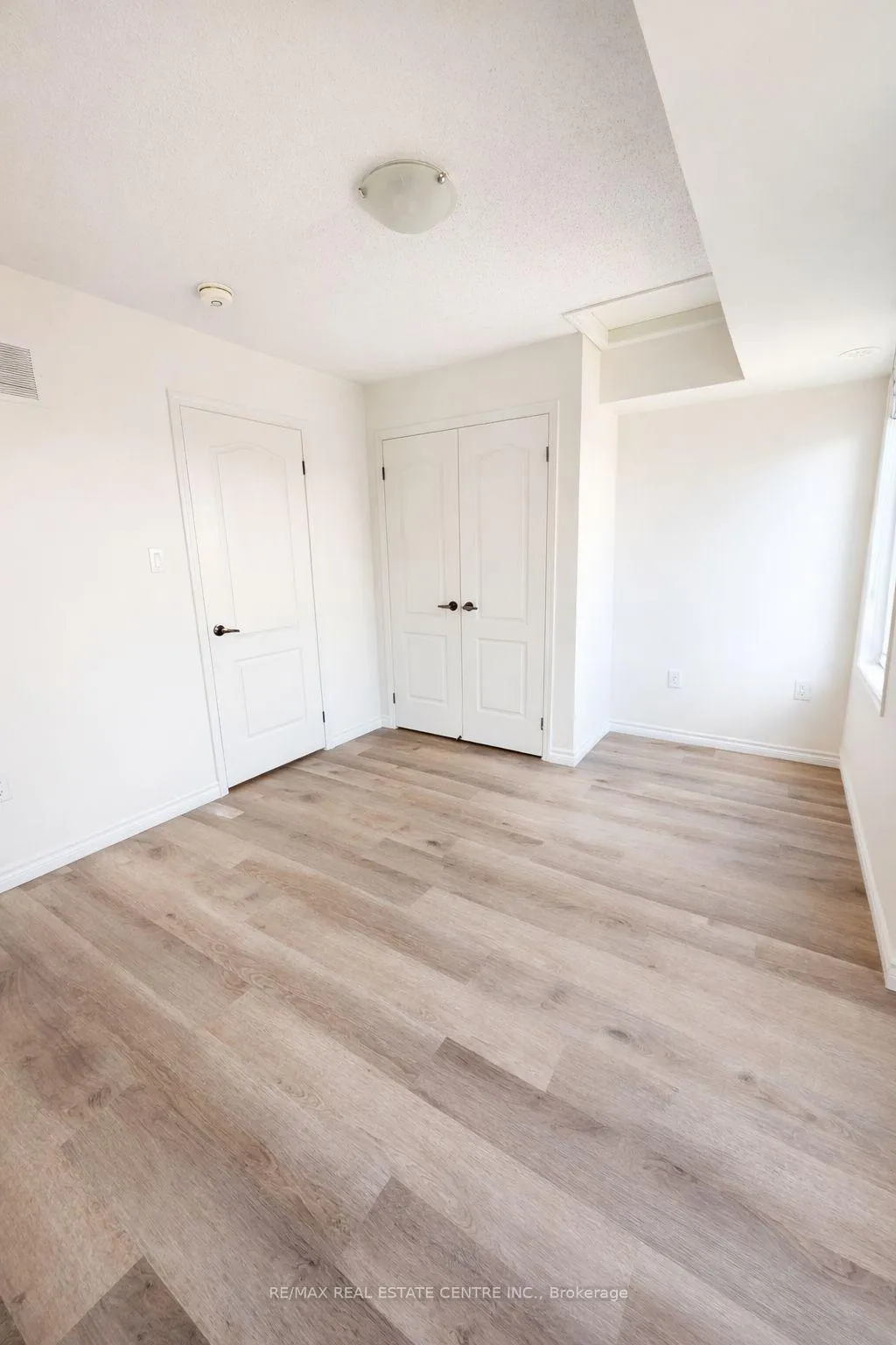 Photo 8 of Unit 382, 2387 Chevron Prince Path, Oshawa, Windfields — HOMEH