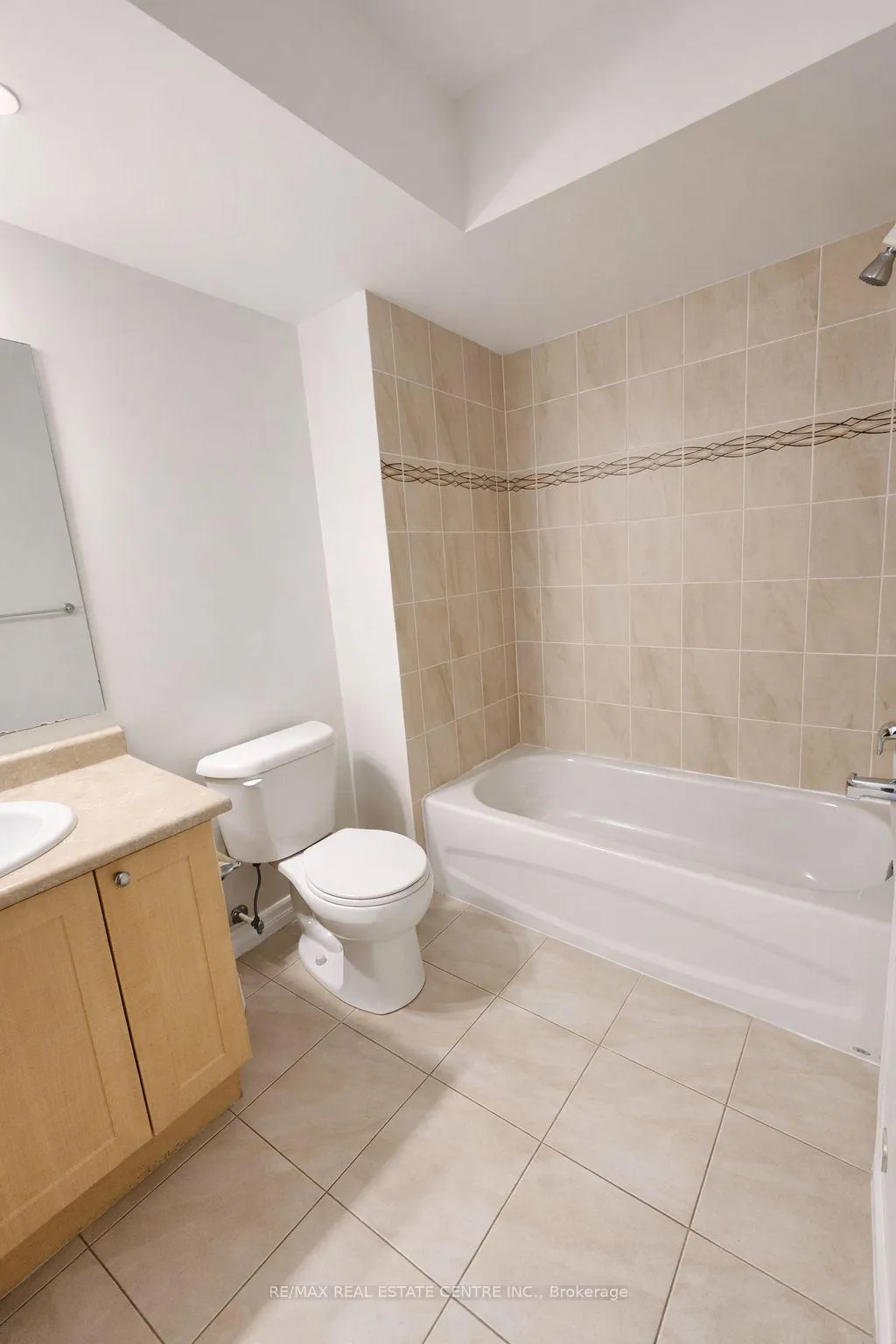 Photo 11 of Unit 382, 2387 Chevron Prince Path, Oshawa, Windfields — HOMEH
