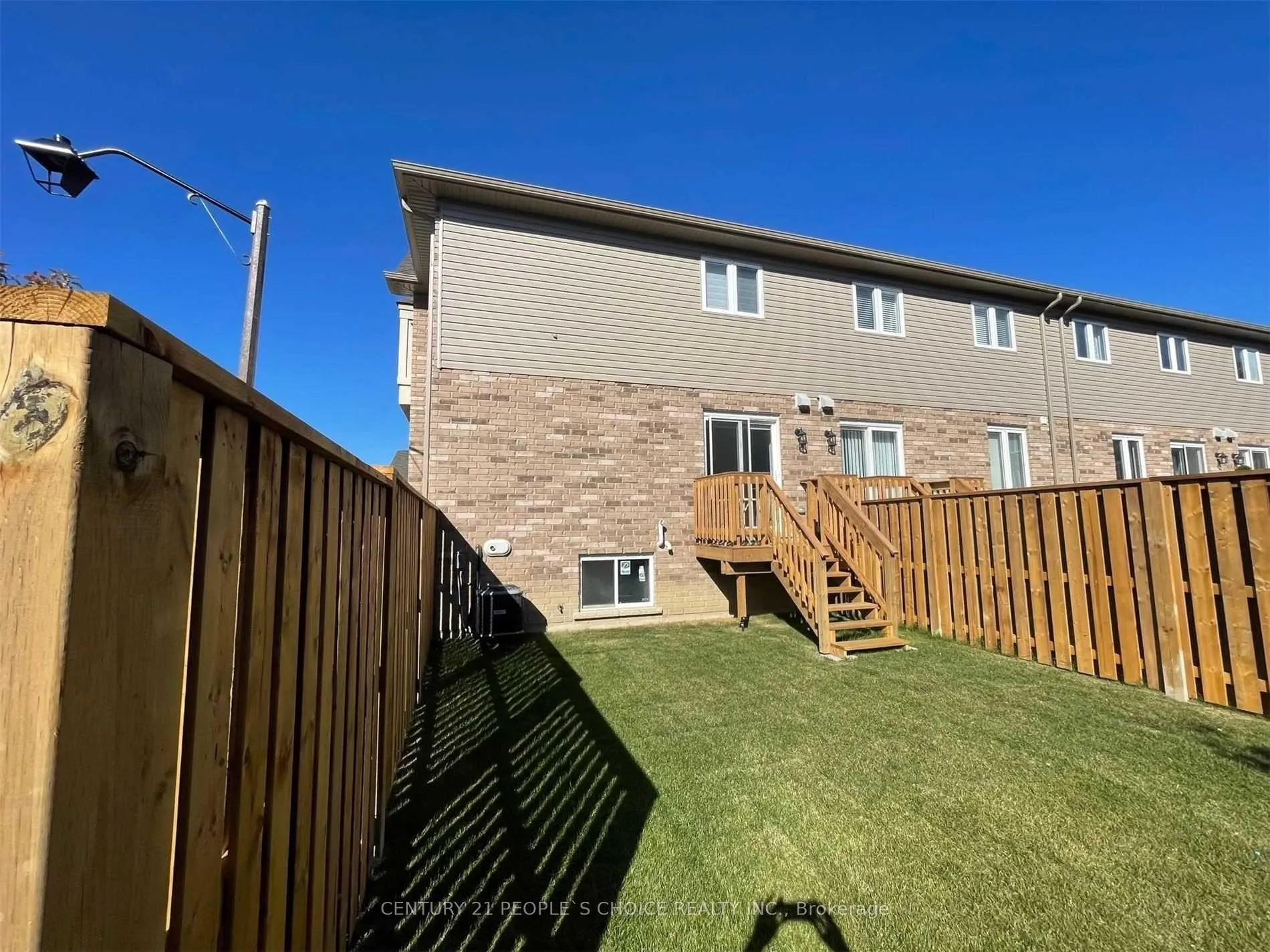 Photo 4 of 2 Loon Lane, Hamilton, Rural Glanbrook — HOMEH