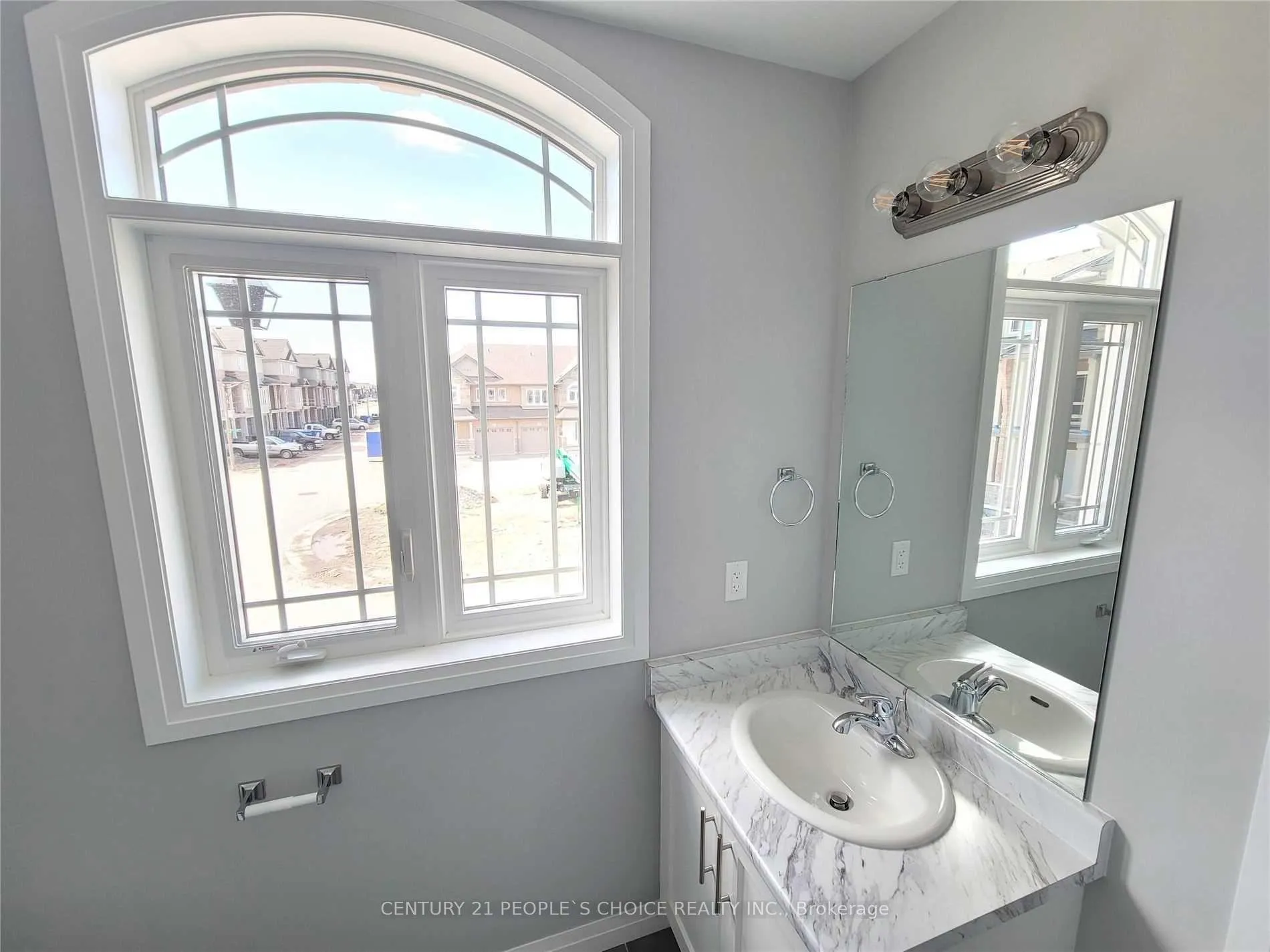 Photo 21 of 2 Loon Lane, Hamilton, Rural Glanbrook — HOMEH