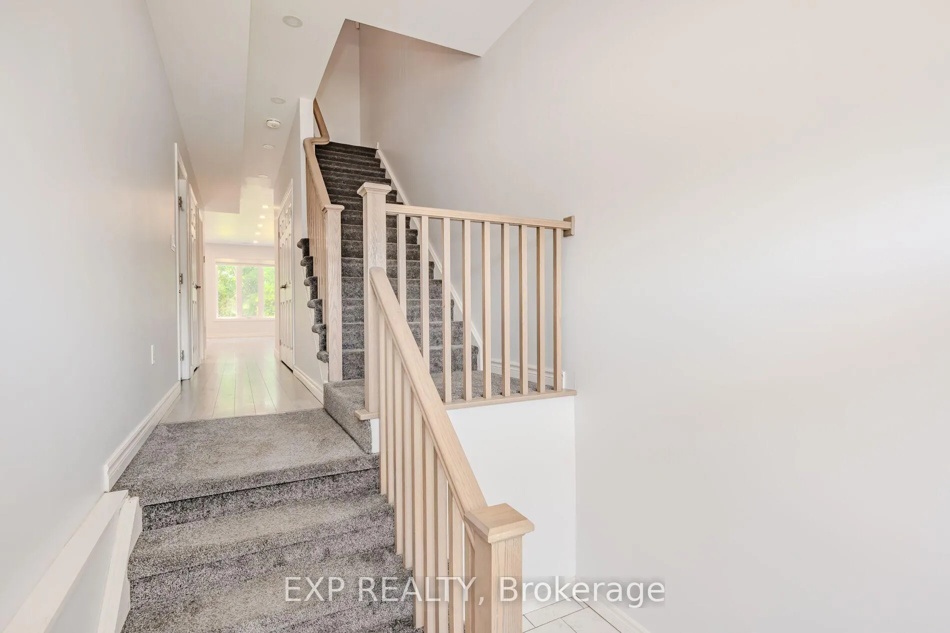 Photo 5 of Unit UPPER, 10B Lloyd Street, St. Catharines, Western Hill — HOMEH