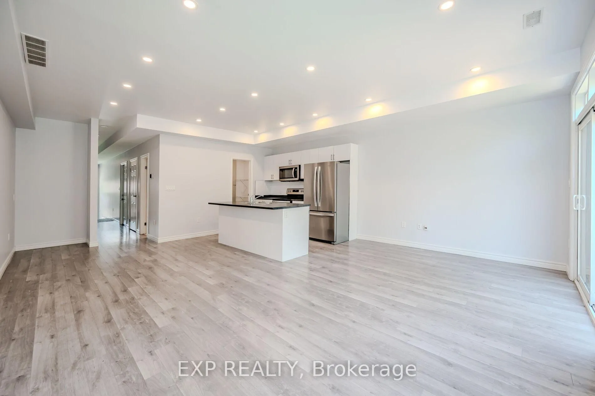 Photo 8 of Unit UPPER, 10B Lloyd Street, St. Catharines, Western Hill — HOMEH