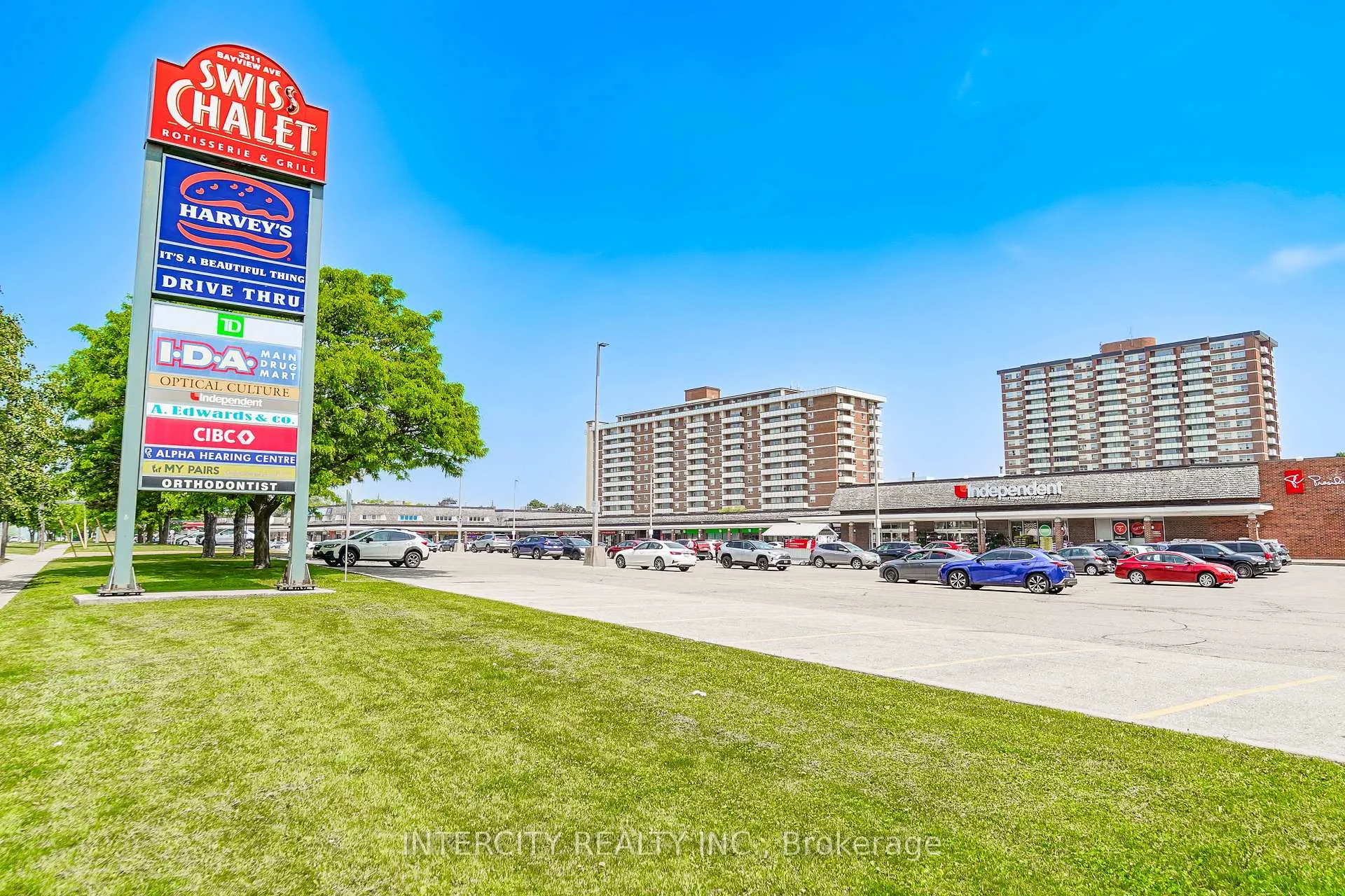 Photo 6 of Unit 611, 3237 Bayview Avenue, North York, Bayview Village — HOMEH
