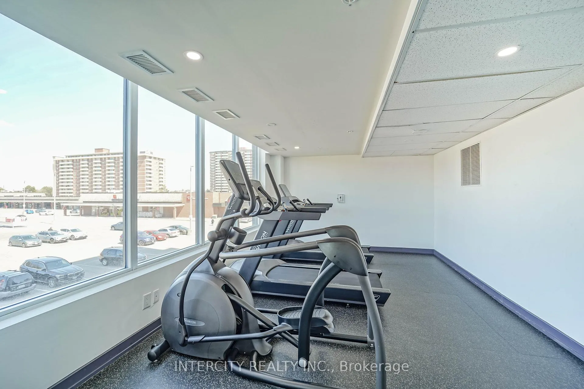 Photo 9 of Unit 611, 3237 Bayview Avenue, North York, Bayview Village — HOMEH
