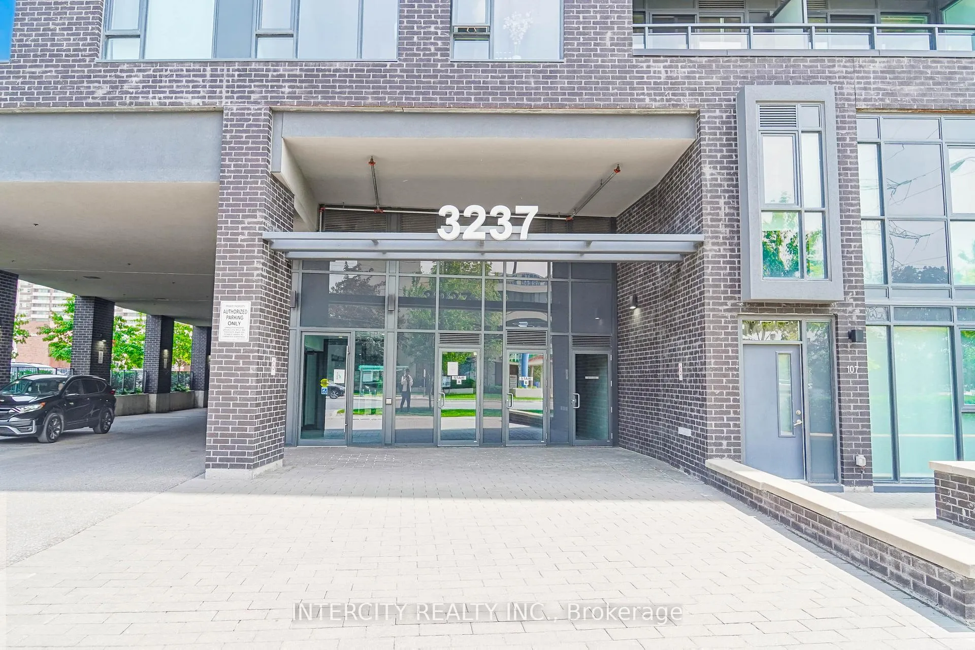 Photo 12 of Unit 611, 3237 Bayview Avenue, North York, Bayview Village — HOMEH