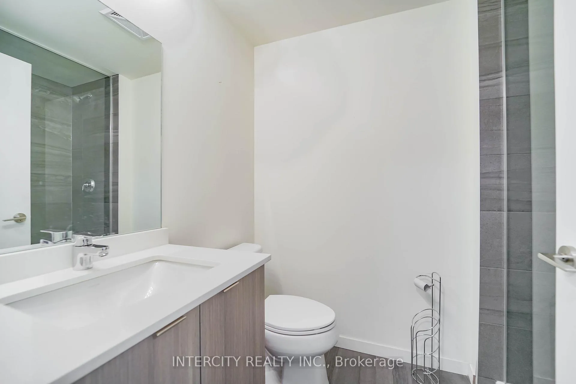 Photo 17 of Unit 611, 3237 Bayview Avenue, North York, Bayview Village — HOMEH