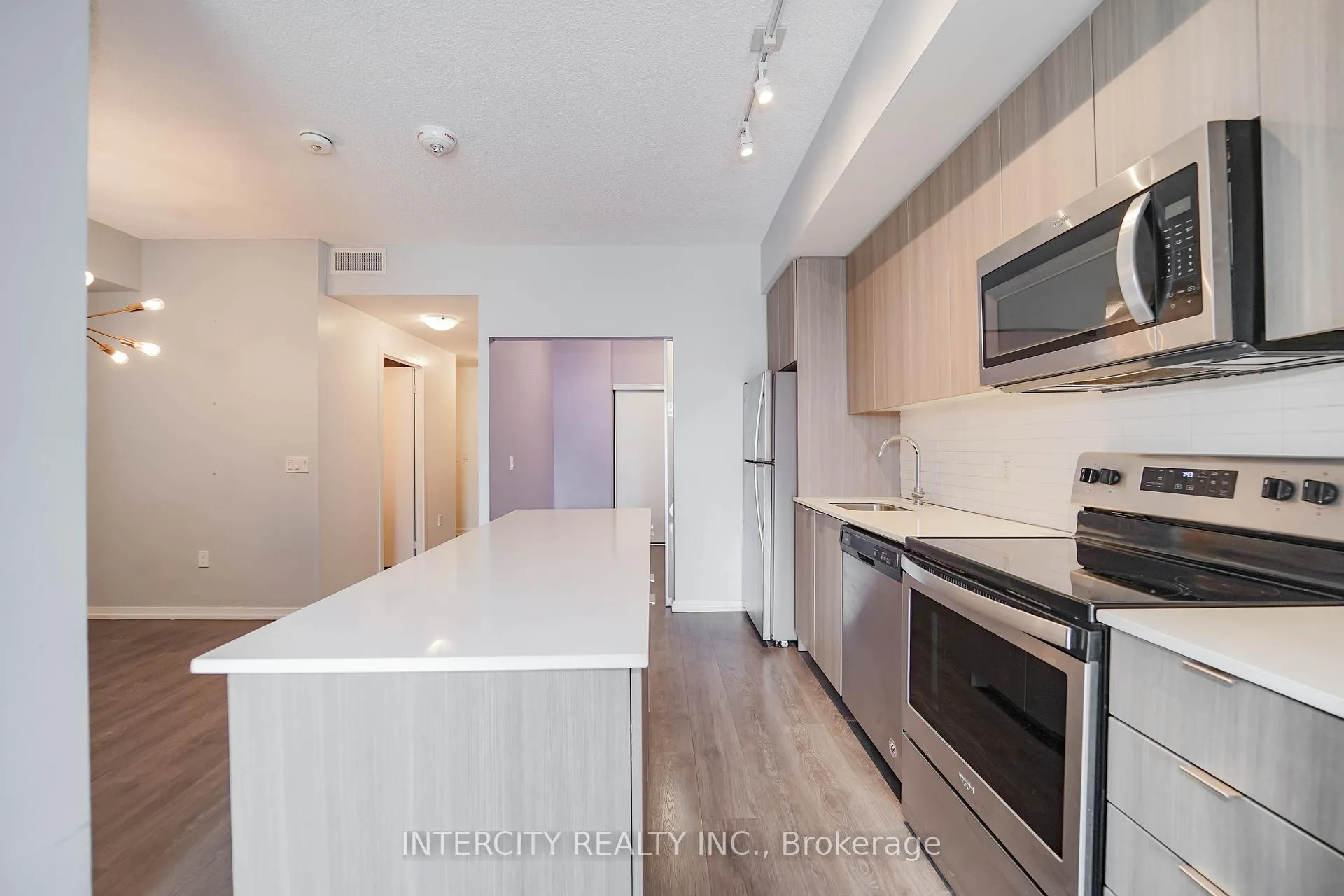 Photo 33 of Unit 611, 3237 Bayview Avenue, North York, Bayview Village — HOMEH