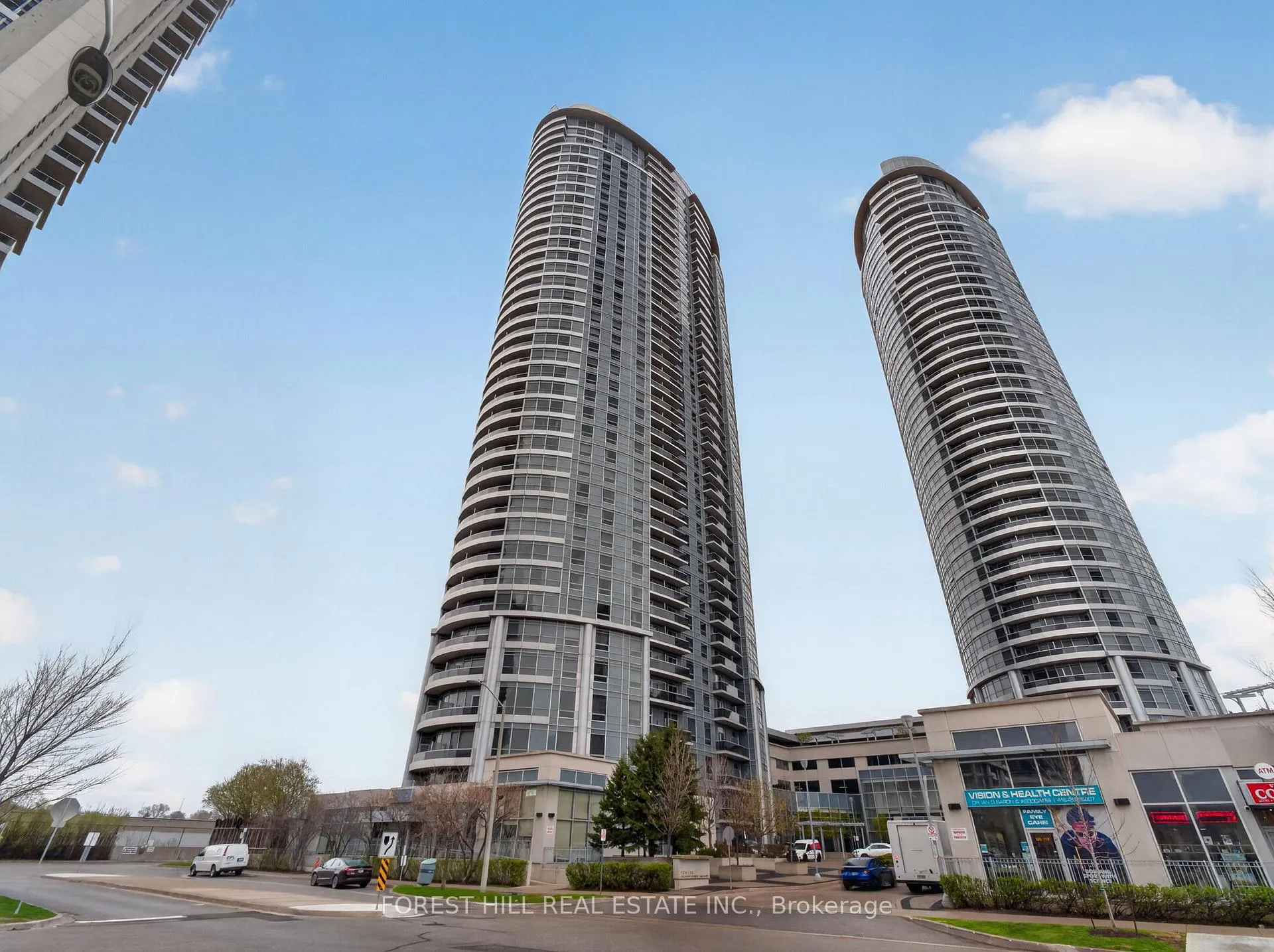 Front of Unit 3125, 135 Village Green Square