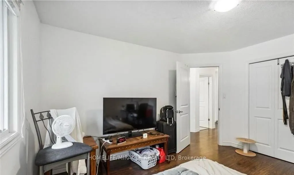 Photo 8 of Unit 2, 262 Patricia Avenue, Kitchener — HOMEH