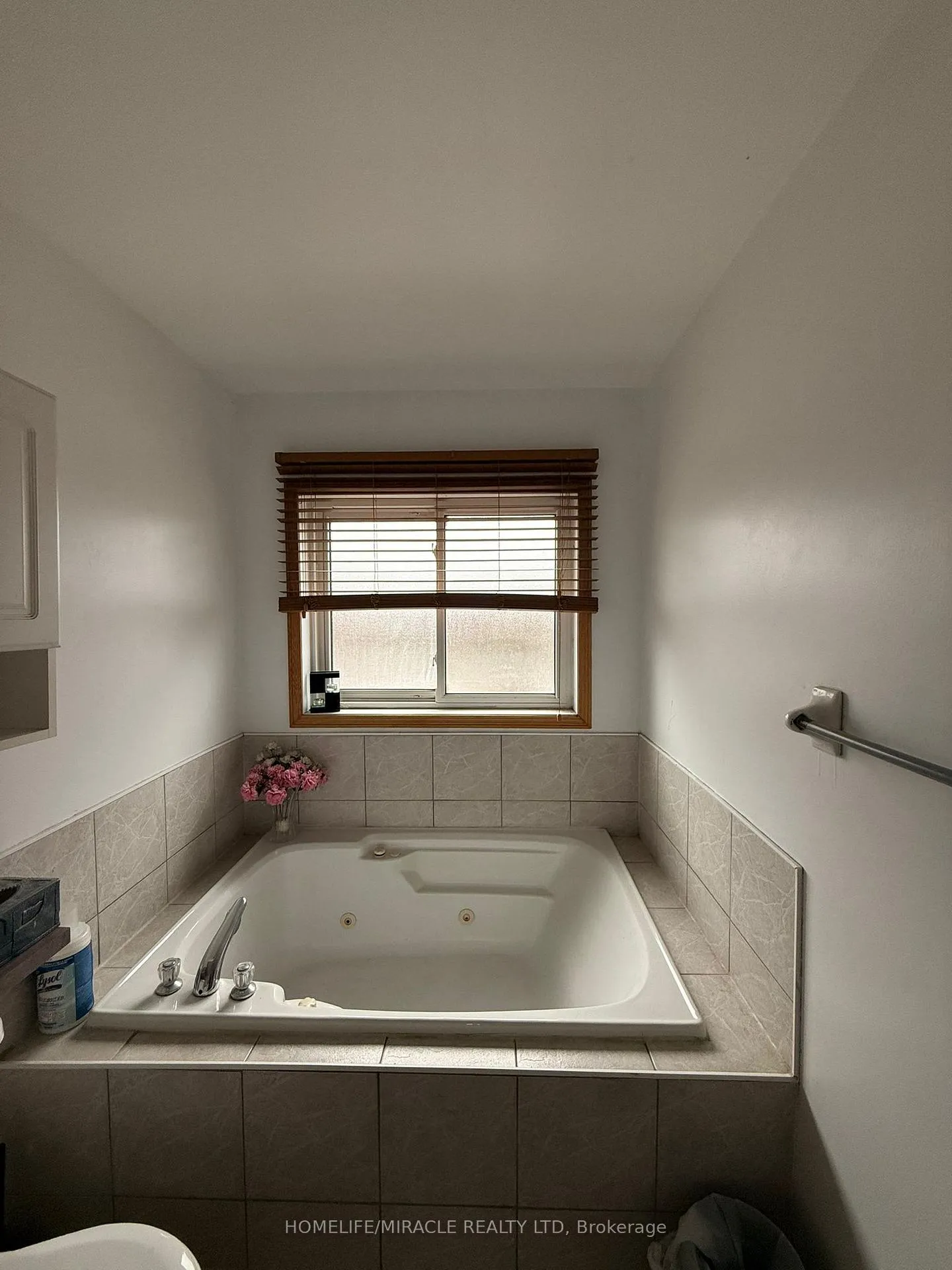 Photo 11 of 144 Sandyshores Drive W, Brampton, Sandringham-Wellington — HOMEH