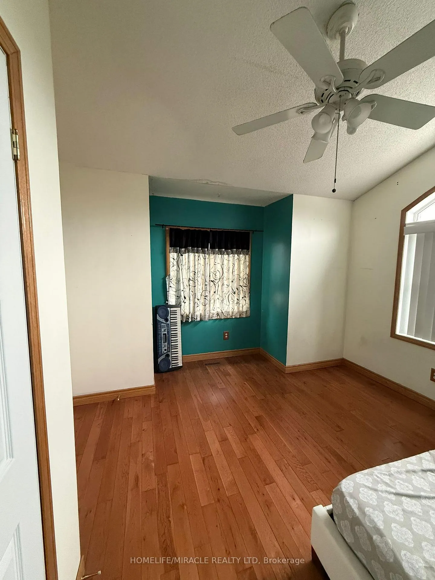 Photo 12 of 144 Sandyshores Drive W, Brampton, Sandringham-Wellington — HOMEH