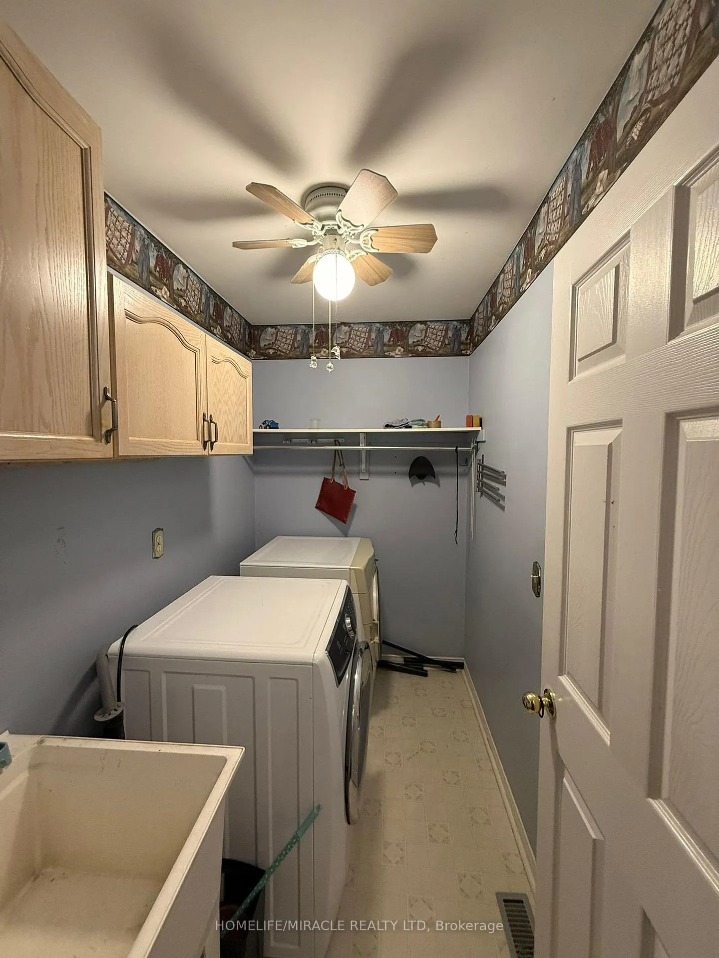 Photo 14 of 144 Sandyshores Drive W, Brampton, Sandringham-Wellington — HOMEH