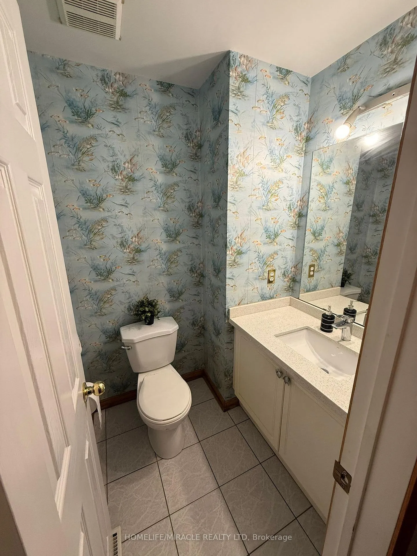 Photo 19 of 144 Sandyshores Drive W, Brampton, Sandringham-Wellington — HOMEH