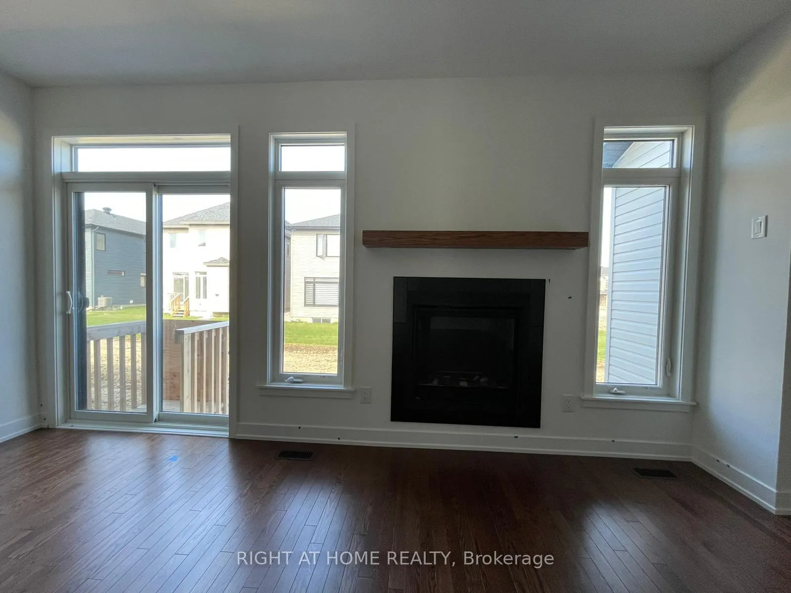 Photo 4 of 640 Rathburn Lane, Ottawa, Leitrim — HOMEH
