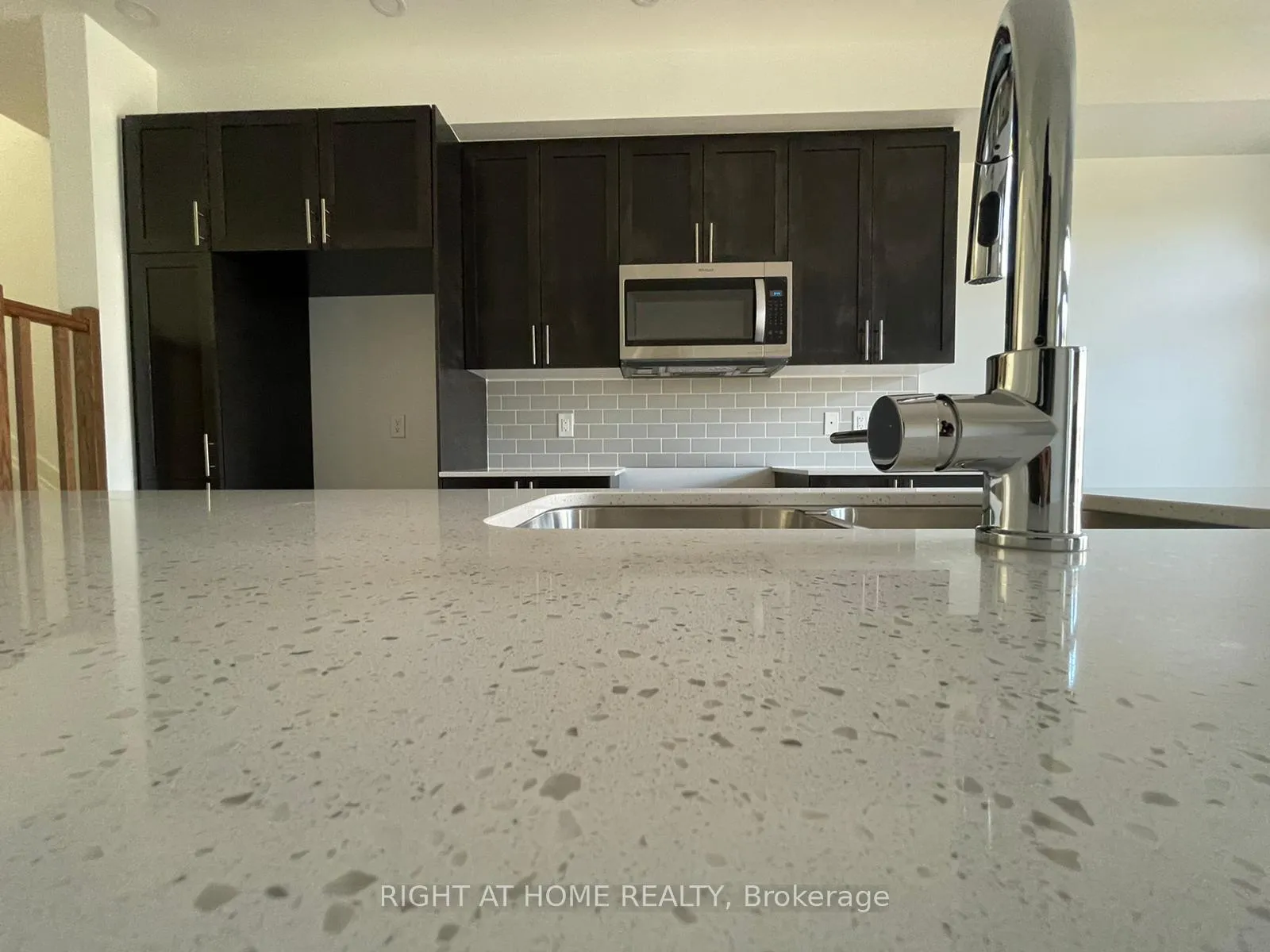 Photo 8 of 640 Rathburn Lane, Ottawa, Leitrim — HOMEH