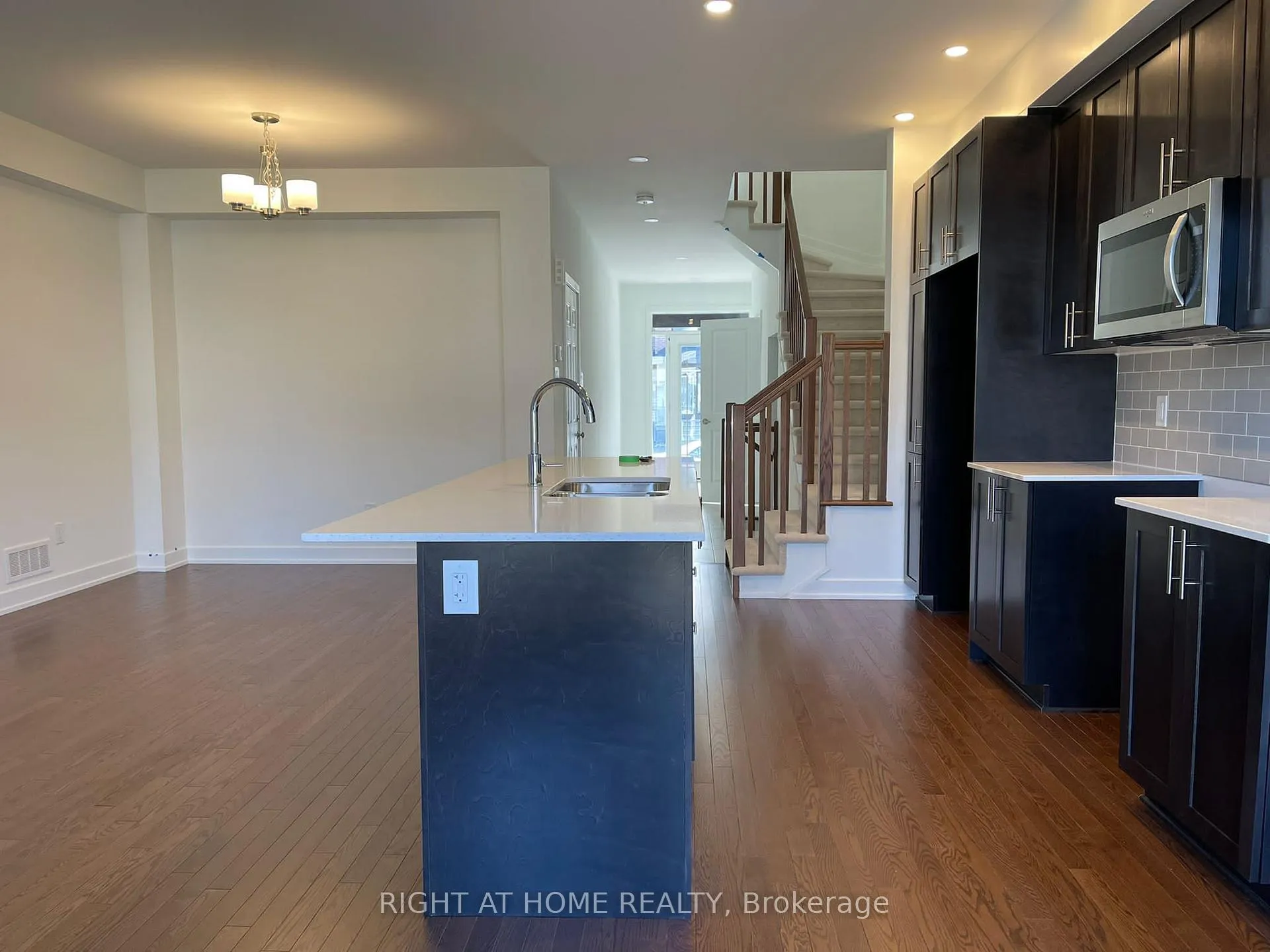 Photo 10 of 640 Rathburn Lane, Ottawa, Leitrim — HOMEH
