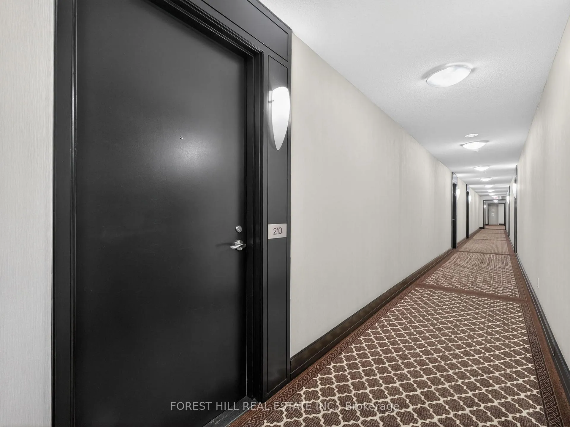 Photo 3 of Unit 210, 30 North Park Road, Vaughan, Beverley Glen — HOMEH