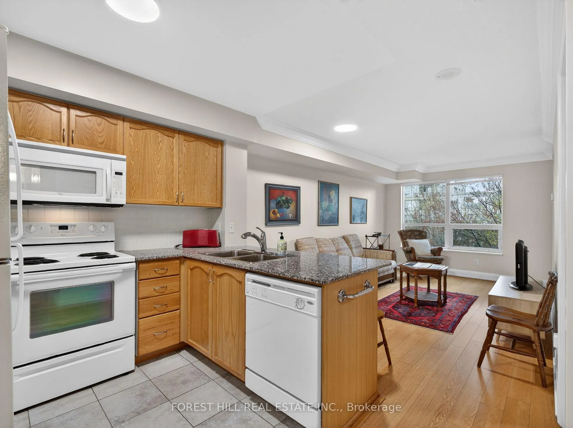 Photo 8 of Unit 210, 30 North Park Road, Vaughan, Beverley Glen — HOMEH