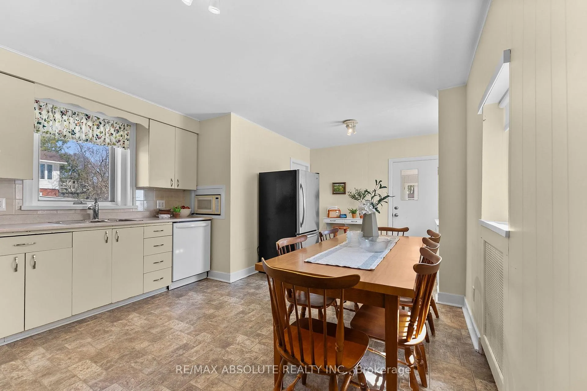 Photo 16 of 277 John Street N, Arnprior — HOMEH