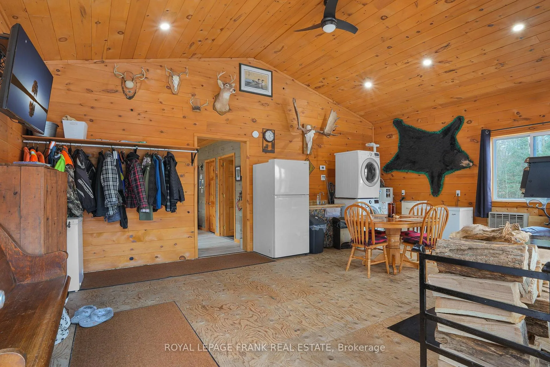 Photo 9 of 989 Mckenzie Lake Road, South Algonquin — HOMEH