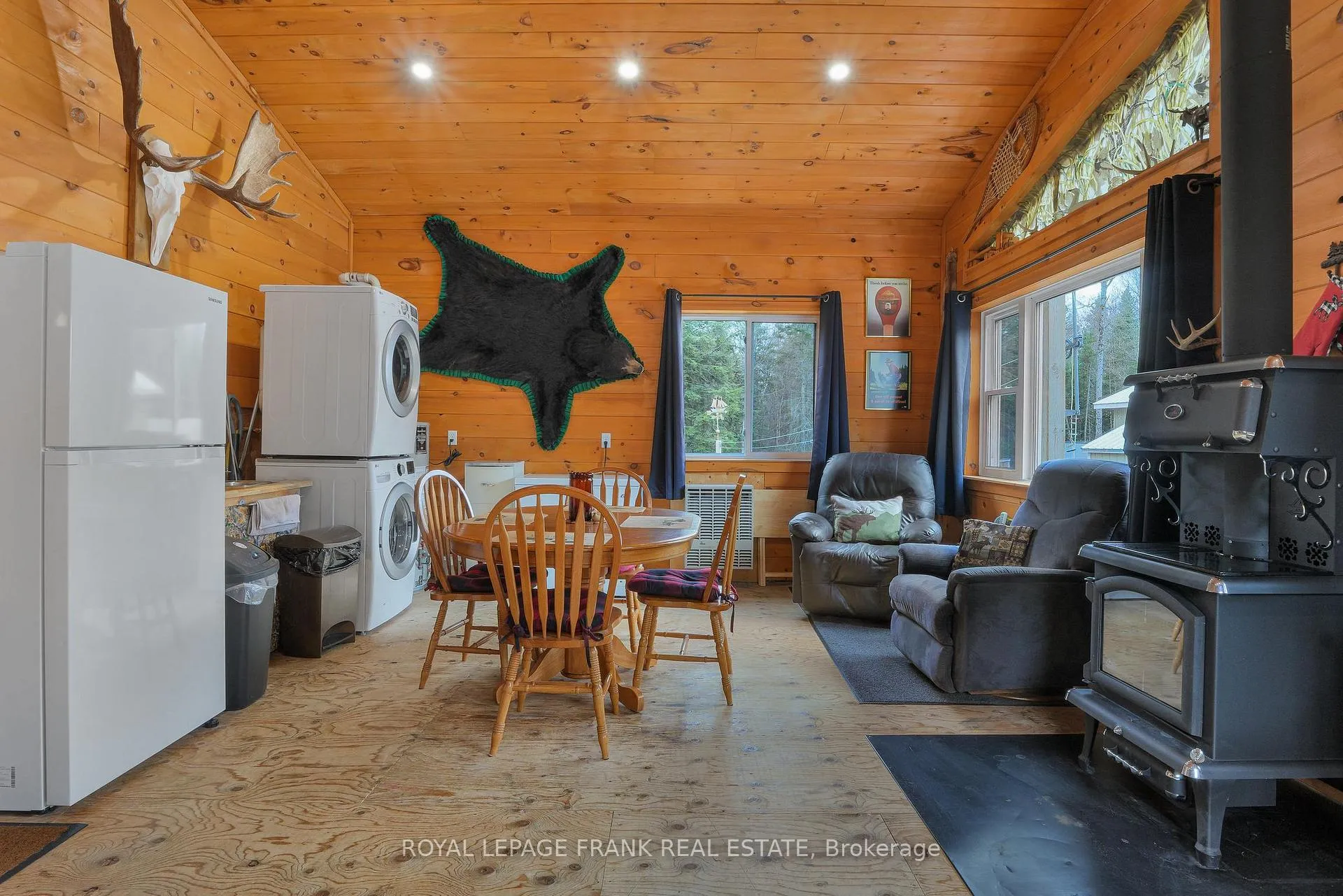 Photo 10 of 989 Mckenzie Lake Road, South Algonquin — HOMEH