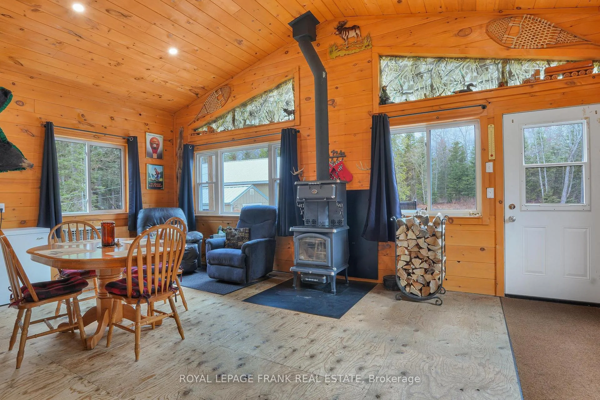 Photo 11 of 989 Mckenzie Lake Road, South Algonquin — HOMEH
