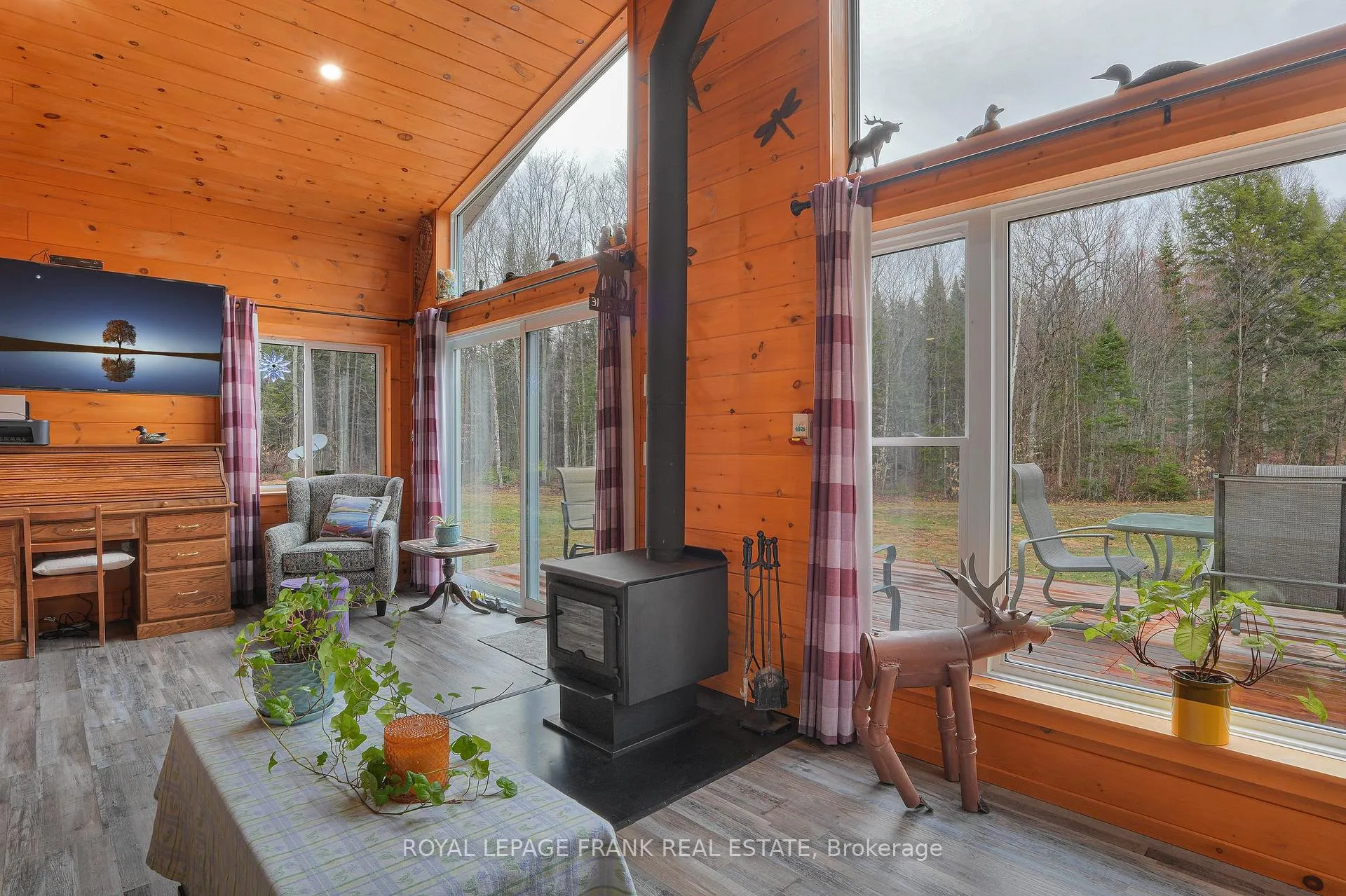 Photo 15 of 989 Mckenzie Lake Road, South Algonquin — HOMEH