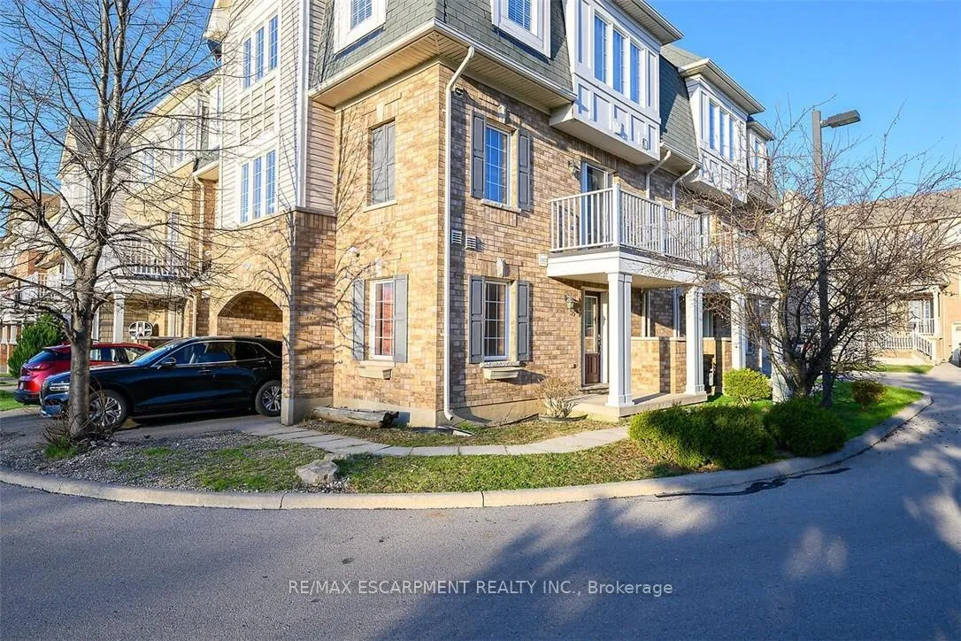 Photo 2 of Unit 35, 7 Sirente Drive, Hamilton, Crerar — HOMEH