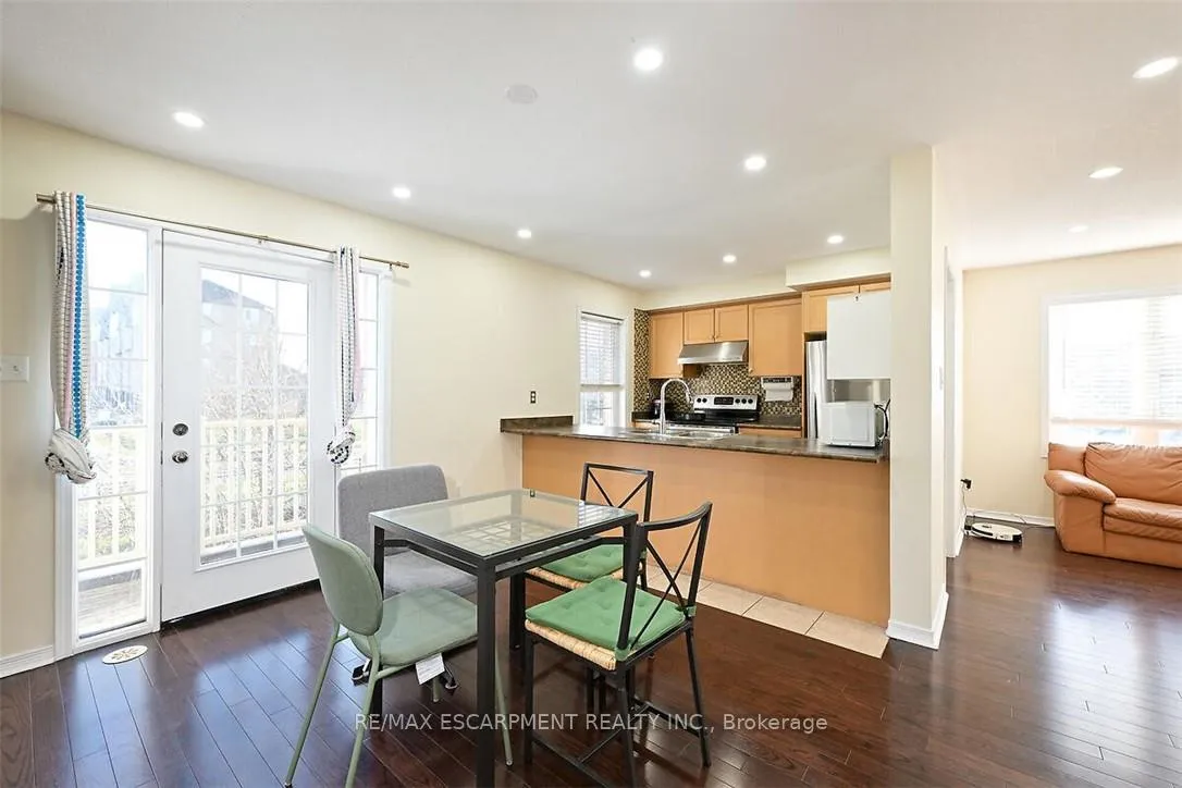 Photo 5 of Unit 35, 7 Sirente Drive, Hamilton, Crerar — HOMEH