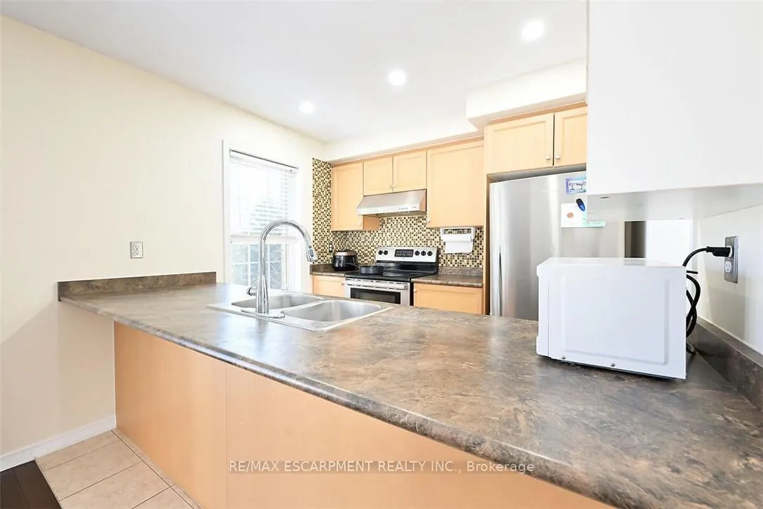 Photo 7 of Unit 35, 7 Sirente Drive, Hamilton, Crerar — HOMEH