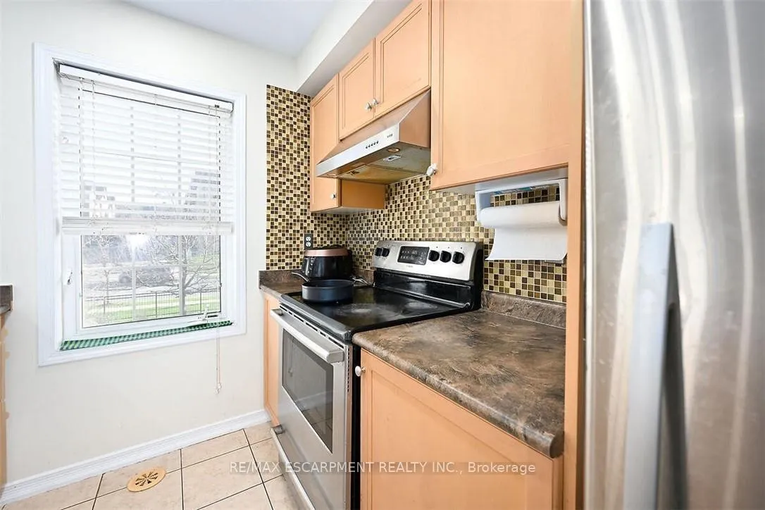Photo 8 of Unit 35, 7 Sirente Drive, Hamilton, Crerar — HOMEH