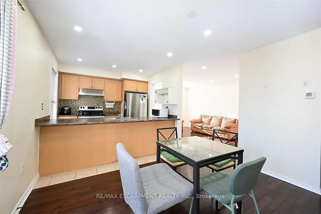 Photo 12 of Unit 35, 7 Sirente Drive, Hamilton, Crerar — HOMEH