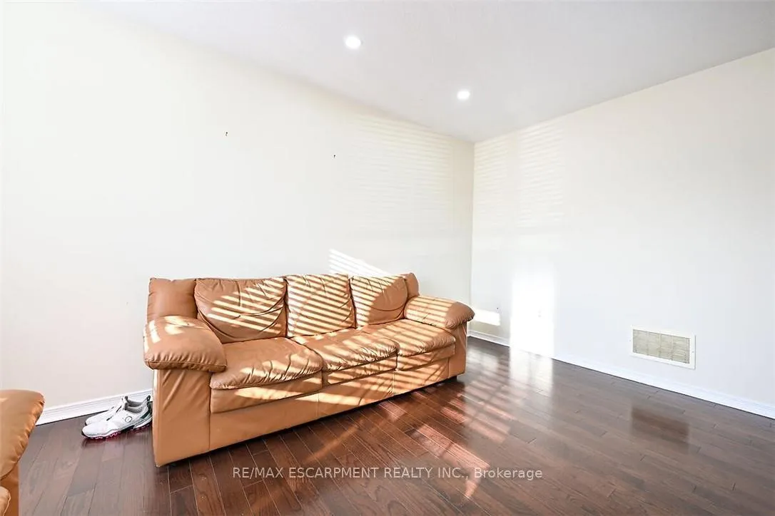 Photo 14 of Unit 35, 7 Sirente Drive, Hamilton, Crerar — HOMEH