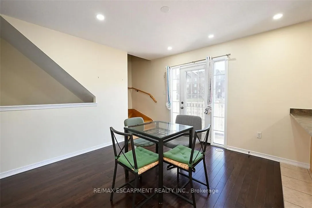 Photo 17 of Unit 35, 7 Sirente Drive, Hamilton, Crerar — HOMEH