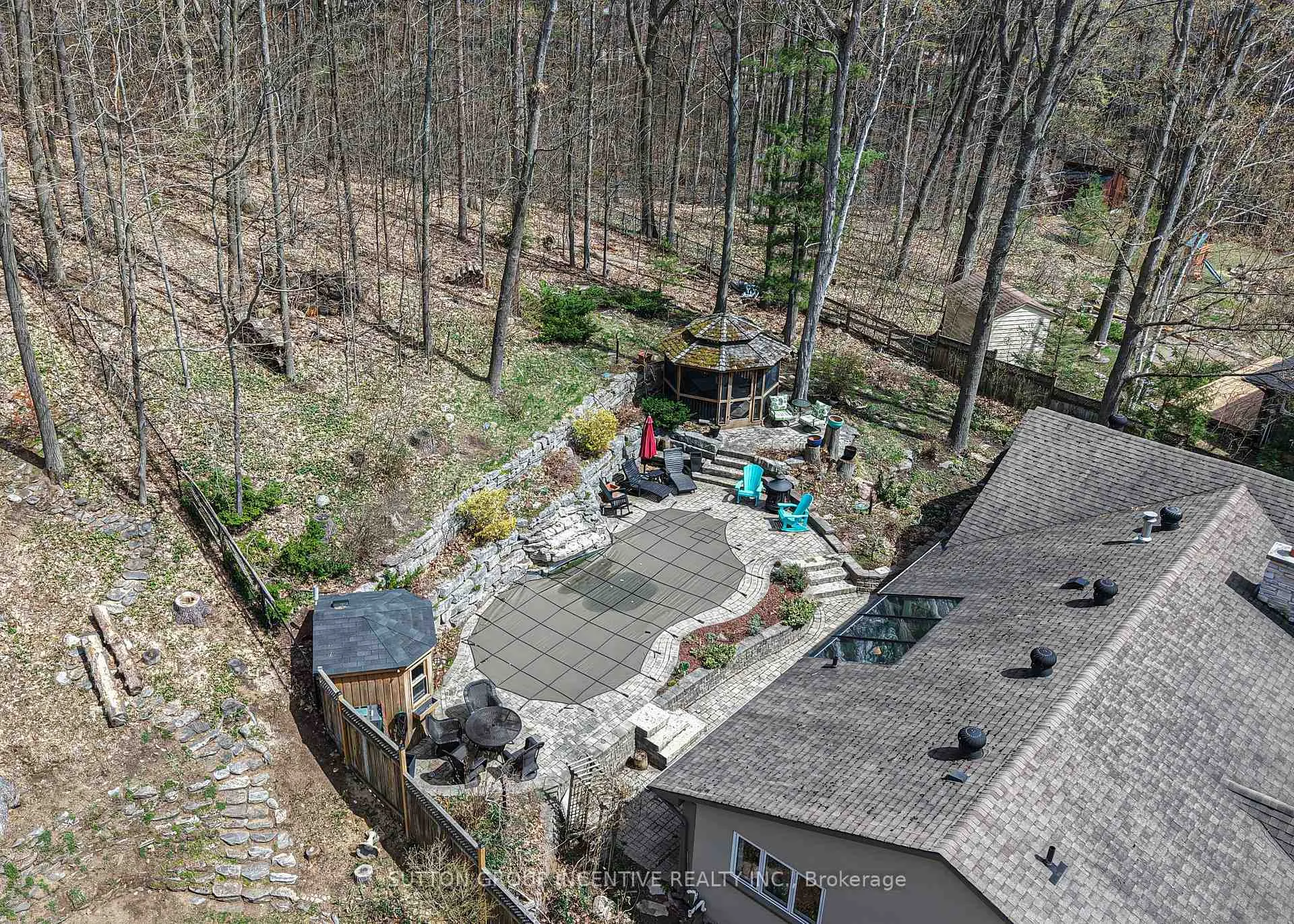 Photo 6 of 1363 St. Vincent Street, Springwater, Midhurst — HOMEH