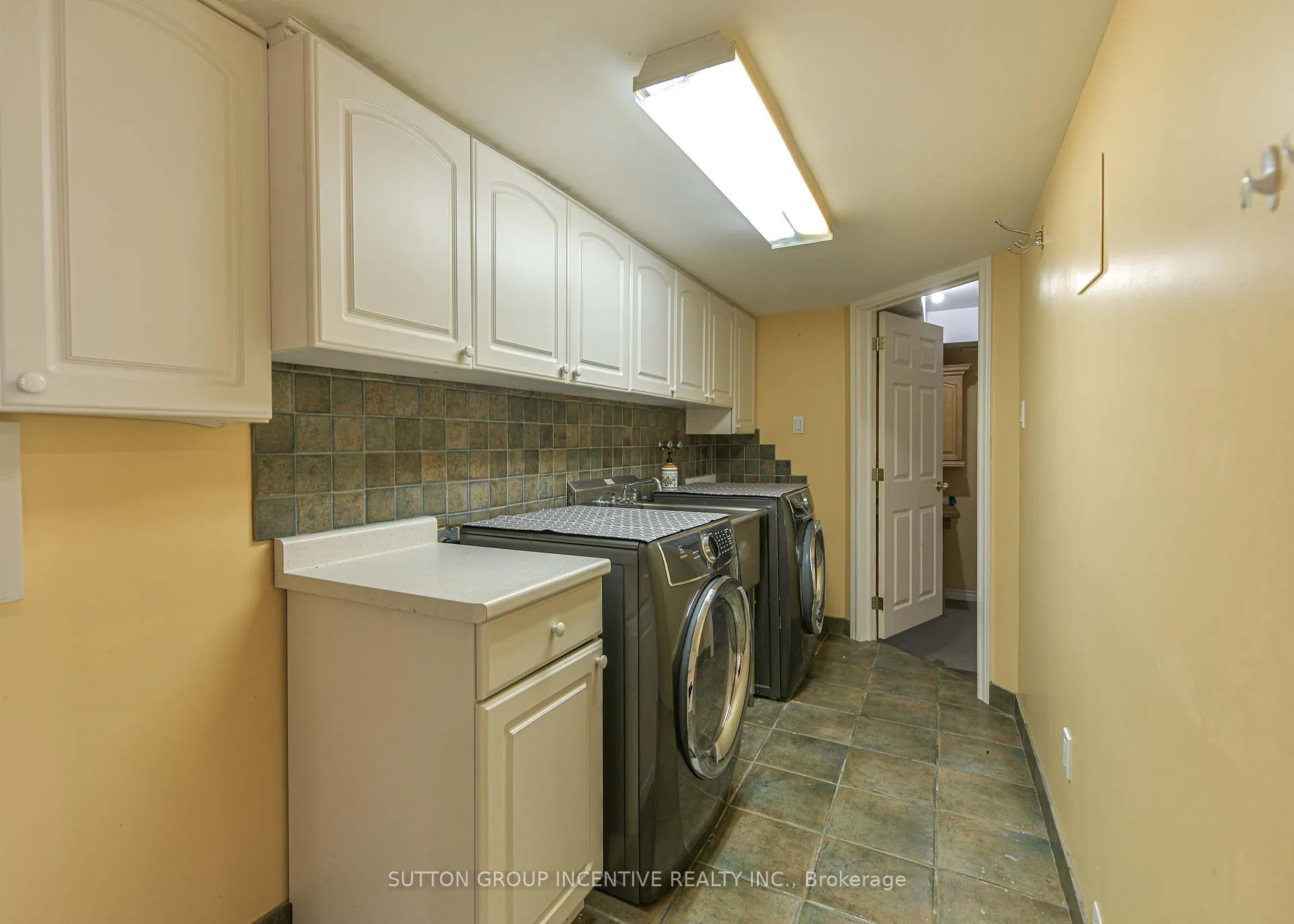 Photo 19 of 1363 St. Vincent Street, Springwater, Midhurst — HOMEH