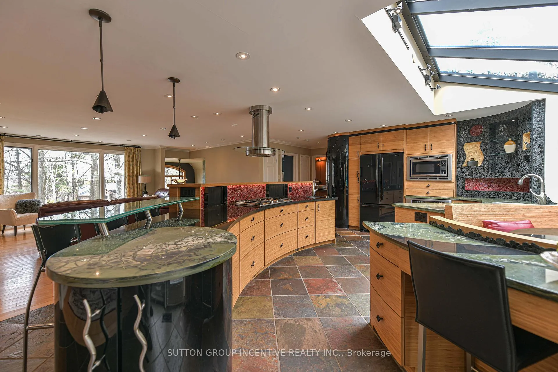 Photo 27 of 1363 St. Vincent Street, Springwater, Midhurst — HOMEH