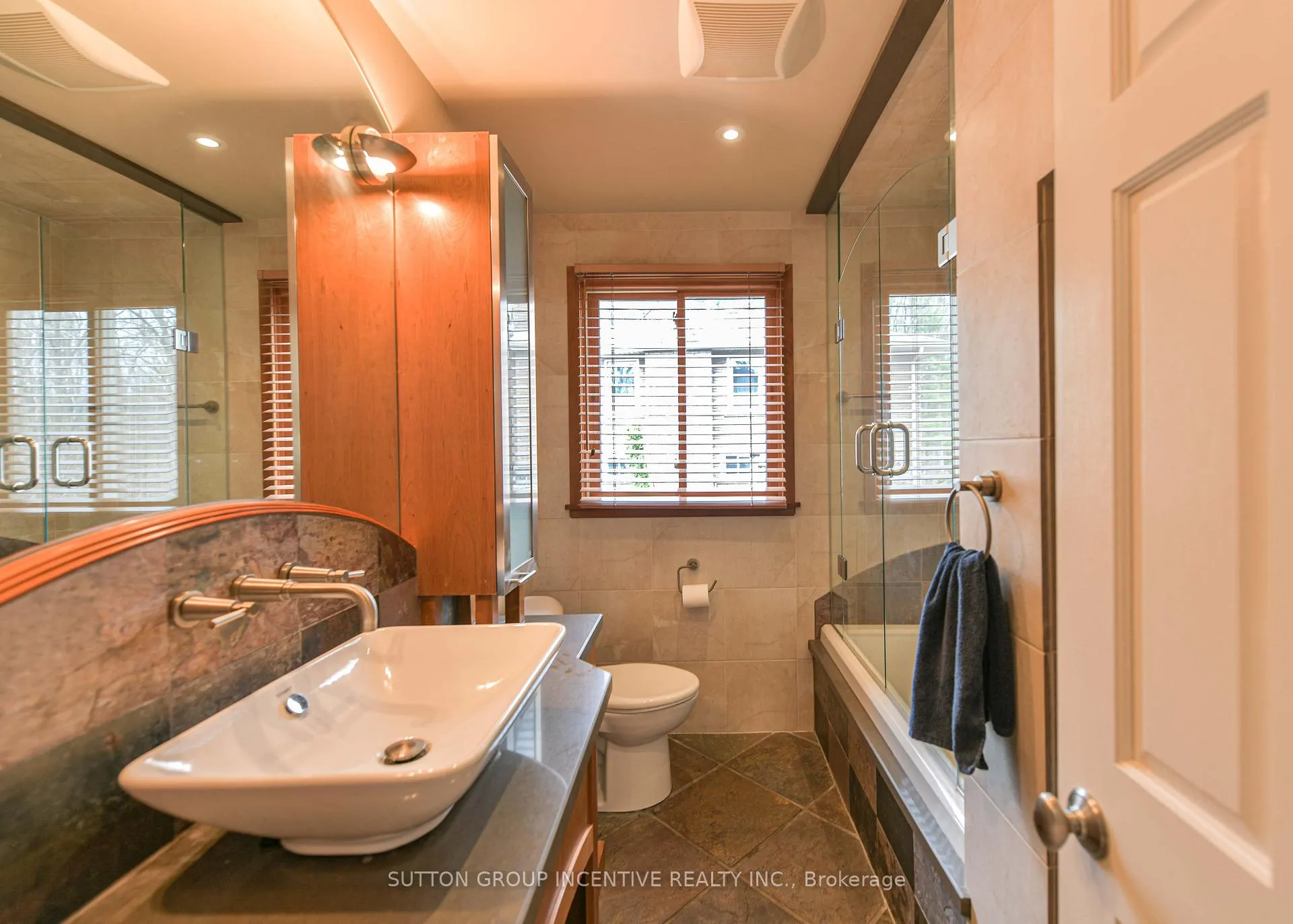Photo 34 of 1363 St. Vincent Street, Springwater, Midhurst — HOMEH